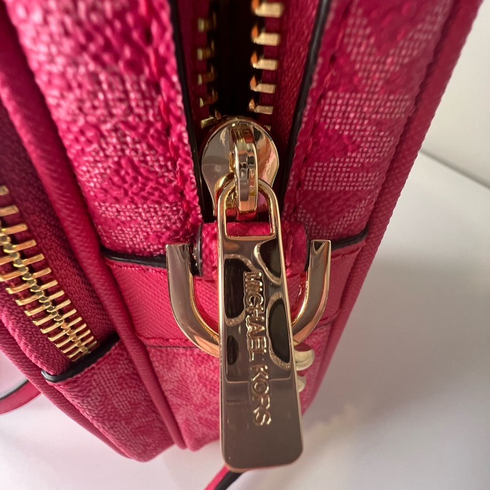 Michael Kors Jet Set Travel Medium Signature Logo Crossbody Bag Electric Pink - Picture 4 of 11